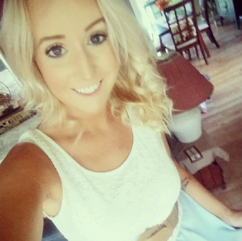 Meet your Posher, Elizabeth